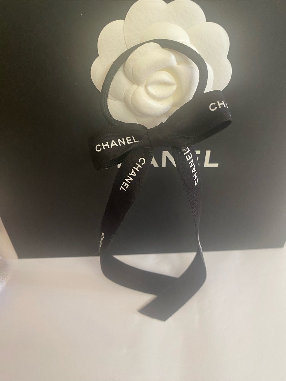 CHANEL Ribbon Bow Hair Ties - Picture 5 of 7